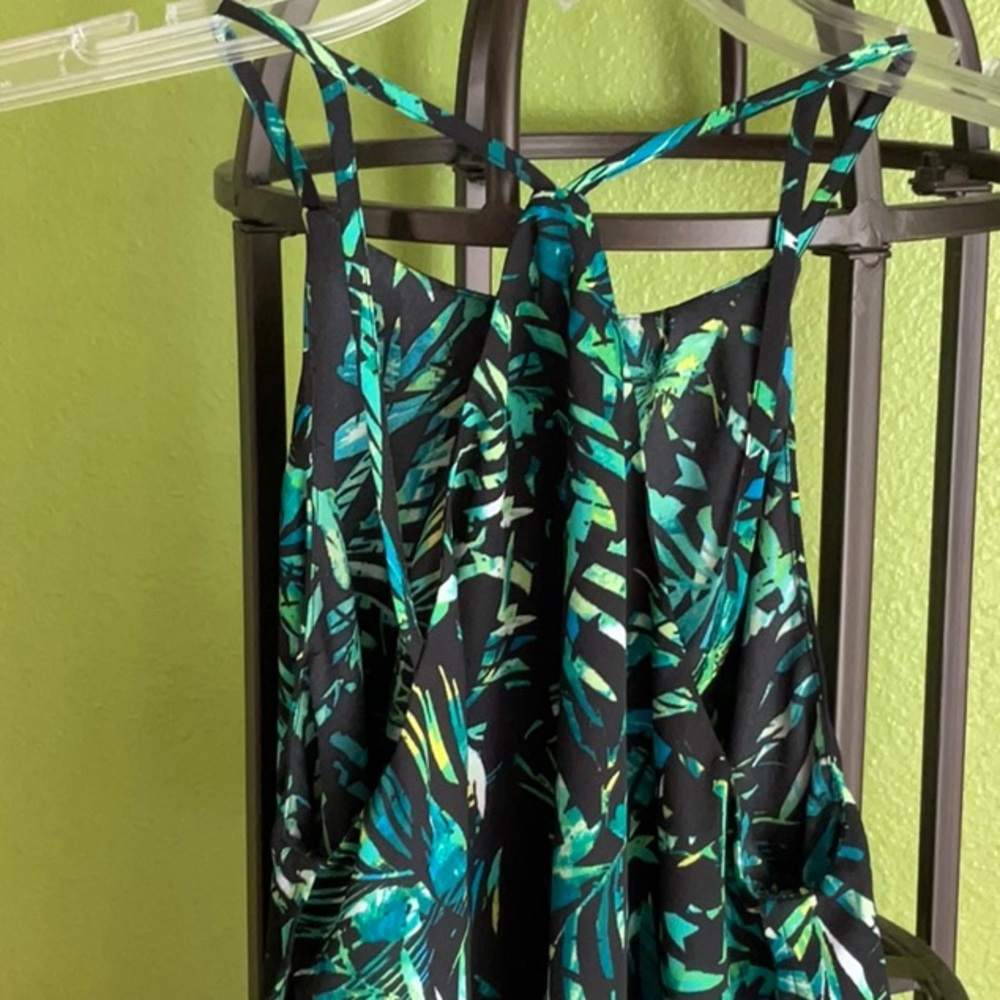 💖New Listing.. Decre turquoise floral camisole - Picture 3 of 5